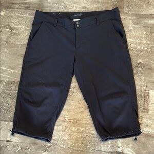 Columbia Omni Shield Capris Size 16